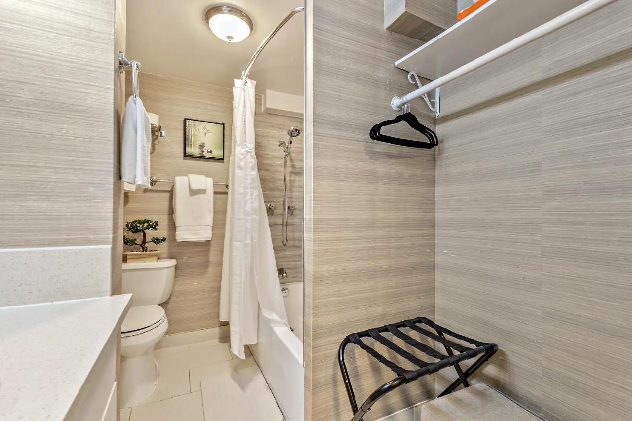 Picturesque Hotel Room With Private Balcony In Waikiki! Honolulu 0*,  United States